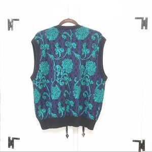 unknown Sweaters - Women’s XL Sweater Vest Black and Green unknown Sweaters - Women’s XL Sweater Vest Black and Green